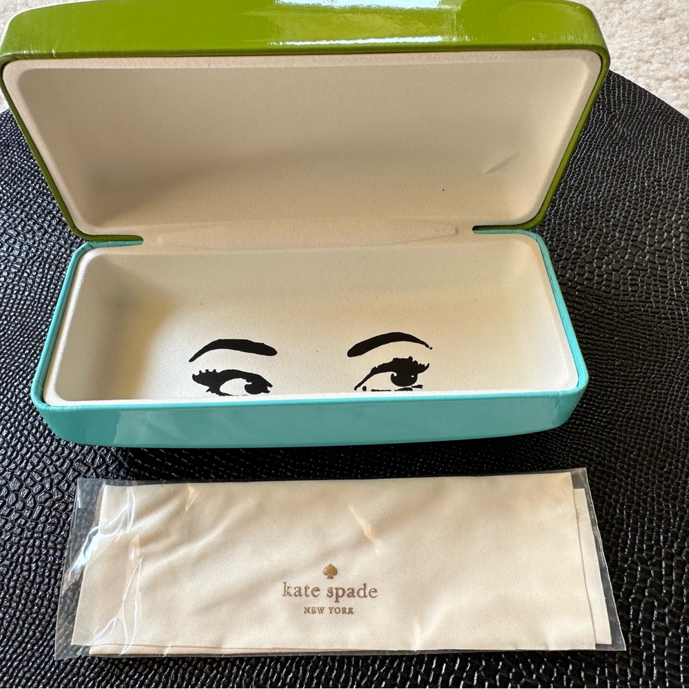Kate Spade Glasses Container With Cleaning Kit